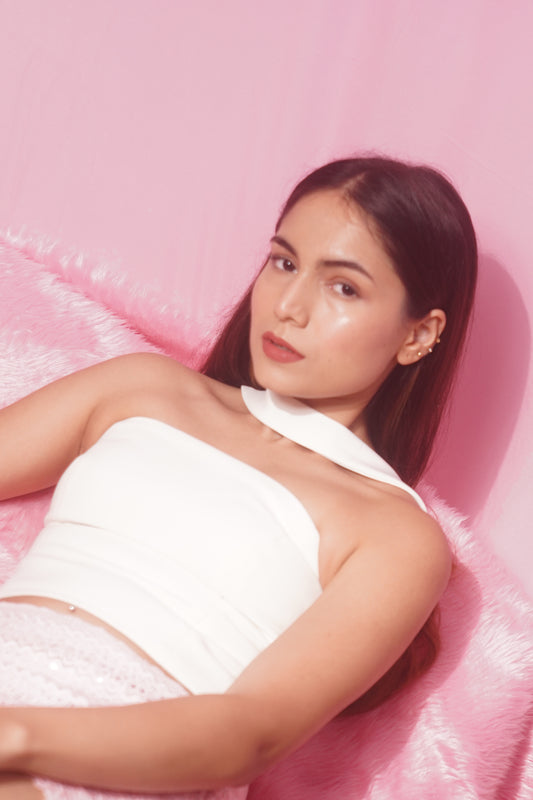 Choker white top